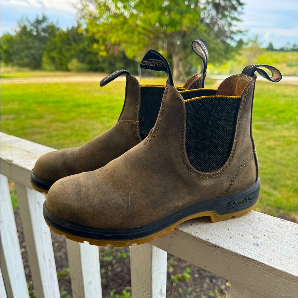 Blundstones 1944